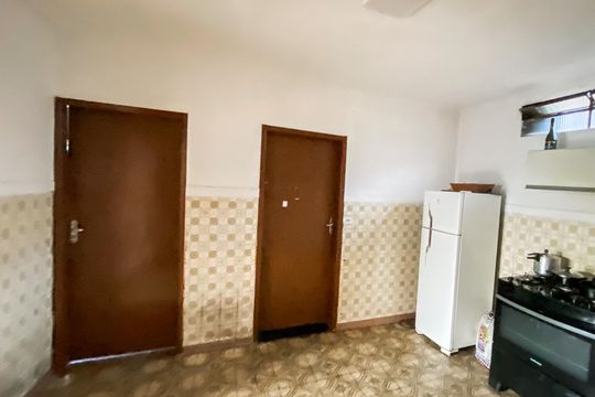 Cozinha casa 2 de casa à venda com 6 quartos, 120m² em Vila Uniao (zona Leste), São Paulo