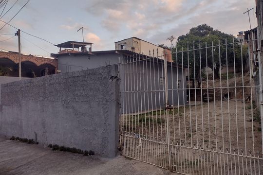 Fachada de casa à venda com 2 quartos, 500m² em Ermelino Matarazzo, São Paulo