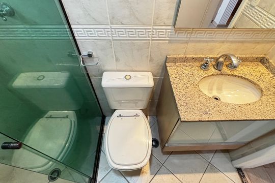 Banheiro da Suíte 2 de apartamento à venda com 3 quartos, 141m² em Vila Assunção, Santo André