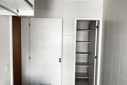 Área de Serviço de apartamento à venda com 3 quartos, 141m² em Vila Assunção, Santo André