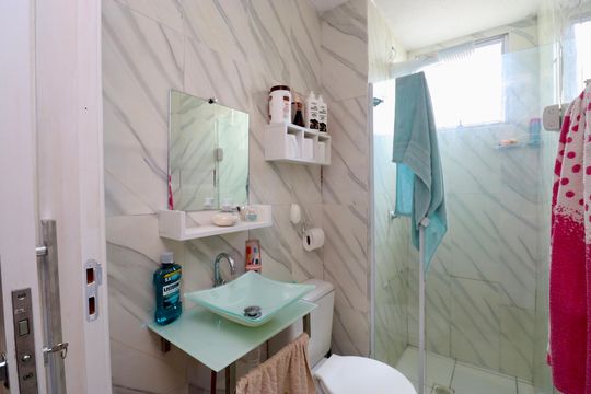 Banheiro de apartamento para alugar com 2 quartos, 80m² em Mussurunga, Salvador