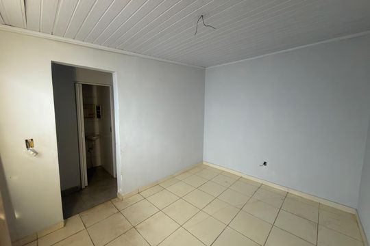 Quarto 2 de casa à venda com 3 quartos, 50m² em Qnl 24, Brasília