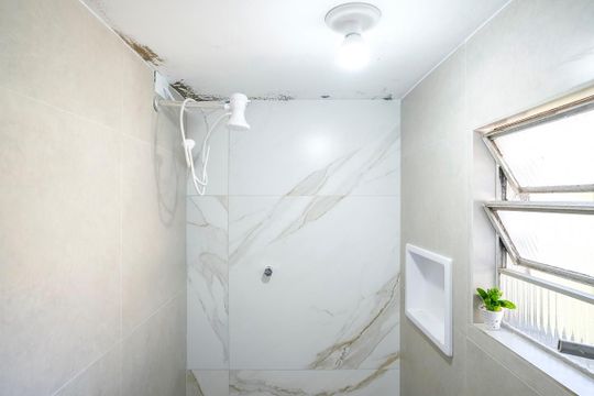 Banheiro de kitnet/studio para alugar com 1 quarto, 30m² em Anchieta, São Bernardo do Campo