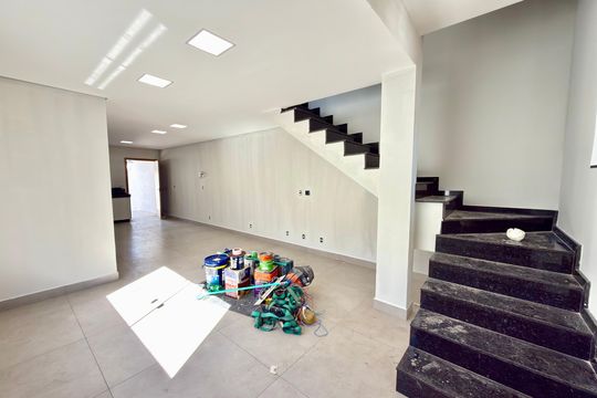 Casa para alugar com 3 quartos, 140m² em Califórnia, Belo Horizonte