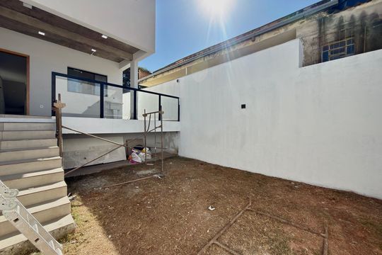 Quintal de casa para alugar com 3 quartos, 140m² em Califórnia, Belo Horizonte