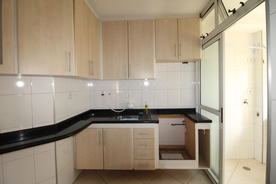 Cozinha de apartamento para alugar com 2 quartos, 62m² em Parada Inglesa, São Paulo
