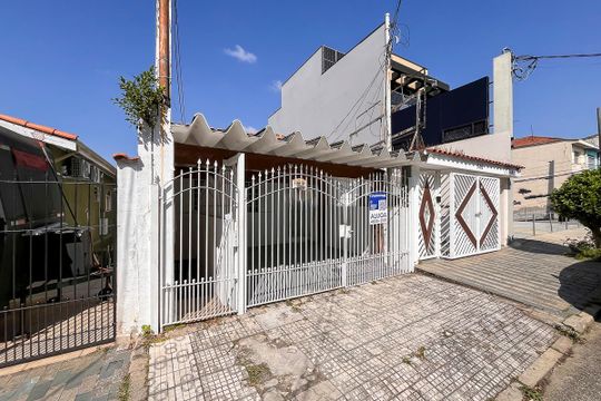 Fachada + plaquinha  de kitnet/studio para alugar com 1 quarto, 30m² em Anchieta, São Bernardo do Campo