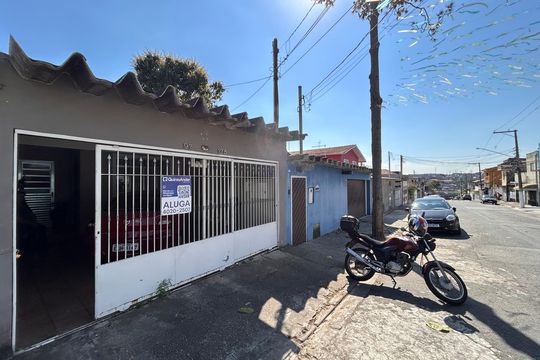 Placa de casa para alugar com 2 quartos, 150m² em Jardim Pedreira, São Paulo