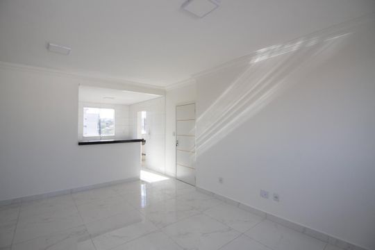 Sala de apartamento para alugar com 2 quartos, 80m² em Cabral, Contagem