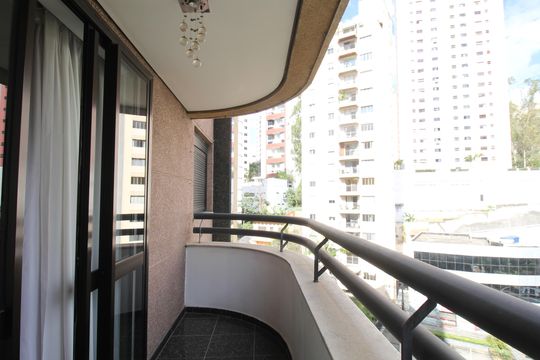 Varanda Sala de apartamento para alugar com 4 quartos, 150m² em Vila Andrade, São Paulo