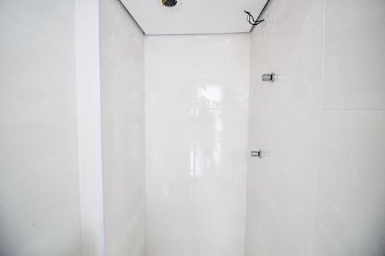 Banheiro de apartamento para alugar com 2 quartos, 41m² em Chácara Seis de Outubro, São Paulo
