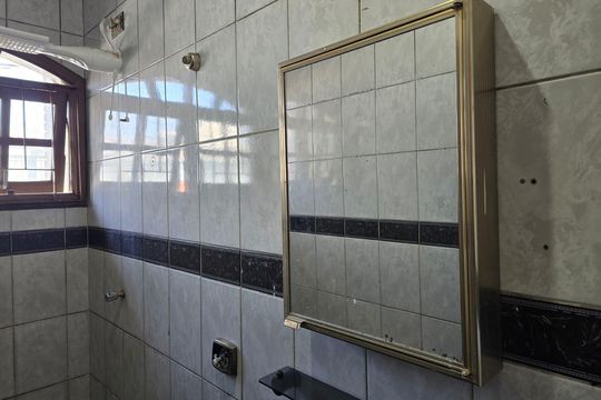 Banheiro Social de casa para alugar com 2 quartos, 70m² em Vila Galvão, Guarulhos