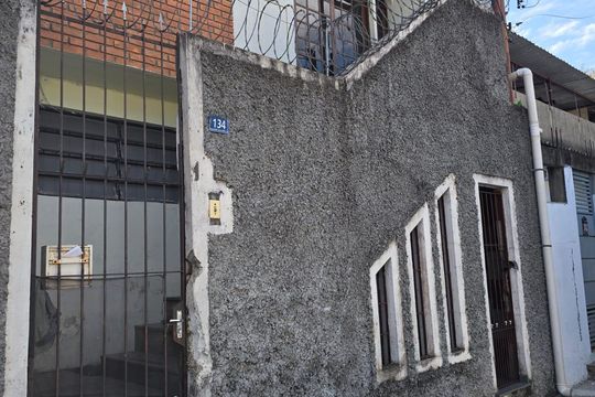 Fachada  de casa para alugar com 2 quartos, 70m² em Vila Galvão, Guarulhos