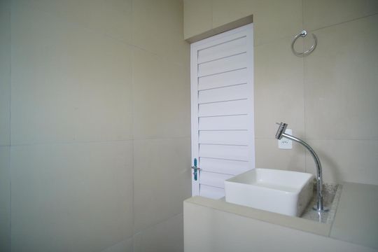 Banheiro Corredor de casa para alugar com 2 quartos, 80m² em Jardim São Pedro, Porto Alegre