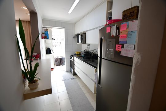 Cozinha de apartamento à venda com 2 quartos, 60m² em Mansões Santo Antônio, Campinas