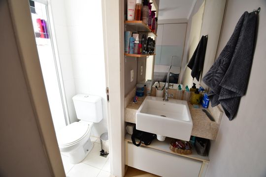 Banheiro Suíte de apartamento à venda com 2 quartos, 60m² em Mansões Santo Antônio, Campinas