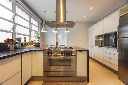 Apartamento à venda com 3 quartos, 180m² em Cerqueira César, São Paulo