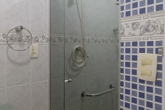 Banheiro de apartamento para alugar com 3 quartos, 93m² em Boqueirão, Santos