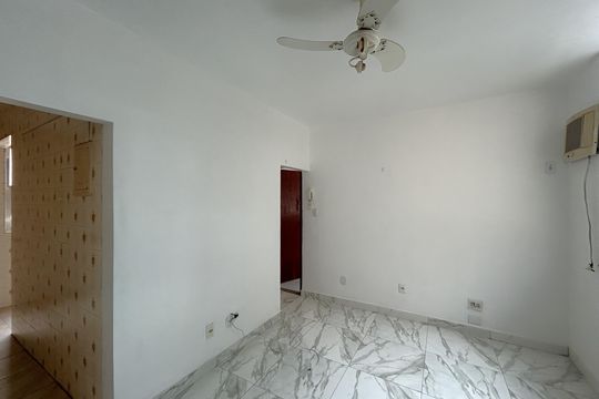 Sala de apartamento para alugar com 2 quartos, 45m² em Cascadura, Rio de Janeiro