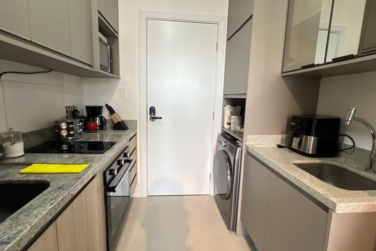 Cozinha de kitnet/studio para alugar com 1 quarto, 39m² em Caminho das Árvores, Salvador