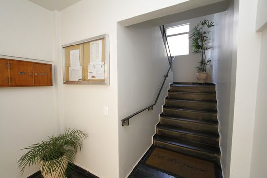 Escada de apartamento à venda com 2 quartos, 71m² em Padre Eustáquio, Belo Horizonte