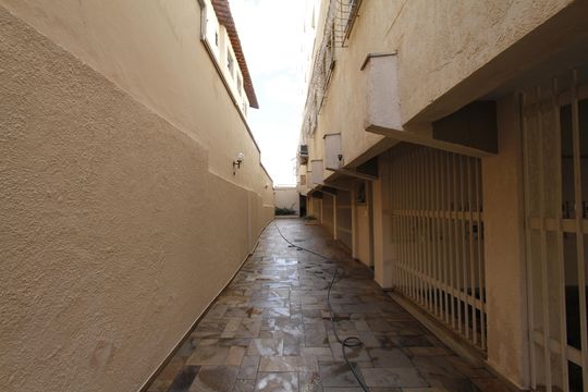 Entrada de apartamento à venda com 2 quartos, 71m² em Padre Eustáquio, Belo Horizonte