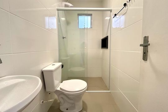 Banheiro  de casa para alugar com 2 quartos, 70m² em Campeche Central, Florianópolis