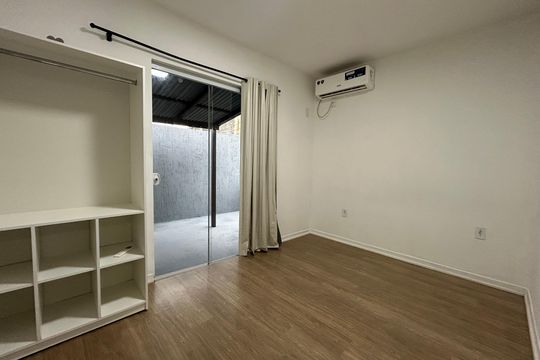 Quarto 2 de casa para alugar com 2 quartos, 70m² em Campeche Central, Florianópolis