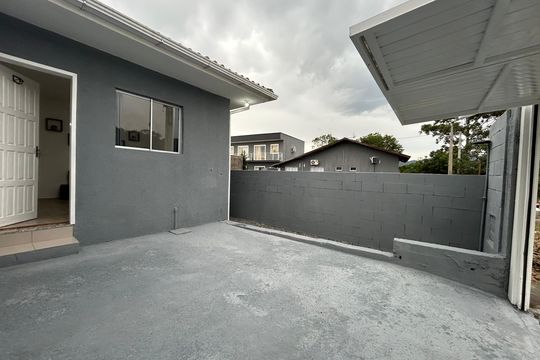 Garagem de casa para alugar com 2 quartos, 70m² em Campeche Central, Florianópolis