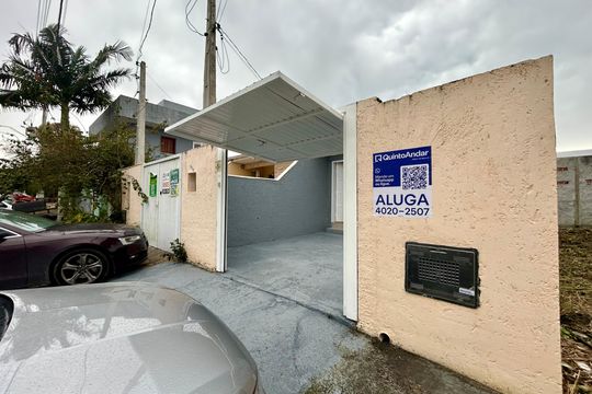 Fachada de casa para alugar com 2 quartos, 70m² em Campeche Central, Florianópolis