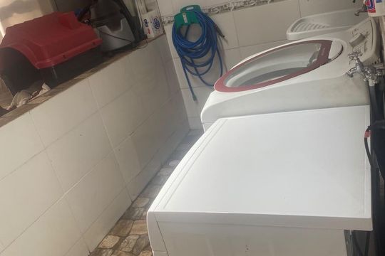 Área de serviço de casa à venda com 2 quartos, 130m² em Jardim Maria Duarte, São Paulo