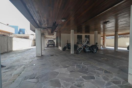 Garagem de apartamento para alugar com 2 quartos, 113m² em São Sebastião, Porto Alegre