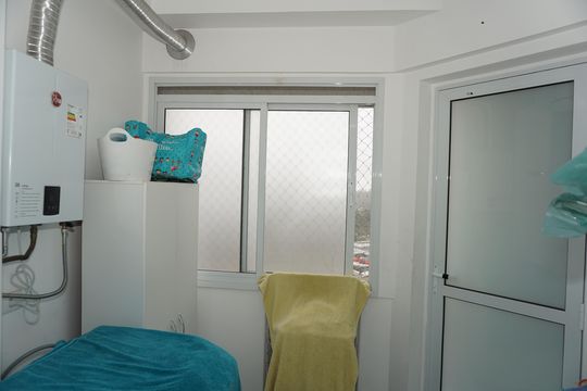 Lavanderia de apartamento para alugar com 3 quartos, 90m² em Parque Esplanada do Embu, Embu das Artes