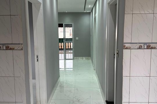 Corredor de casa para alugar com 2 quartos, 100m² em Jardim do Campo, São Paulo