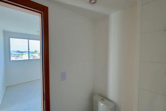 Banheiro de apartamento para alugar com 2 quartos, 48m² em Vila Nova Bonsucesso, Guarulhos