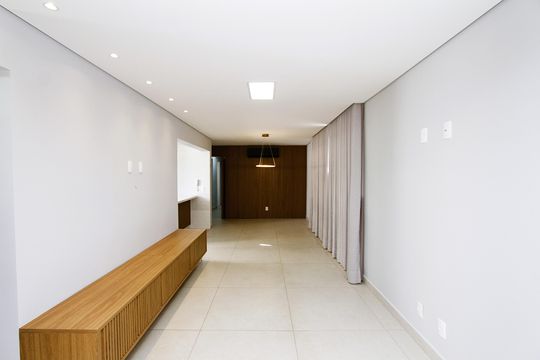 Sala de apartamento à venda com 3 quartos, 105m² em Santa Lúcia, Belo Horizonte
