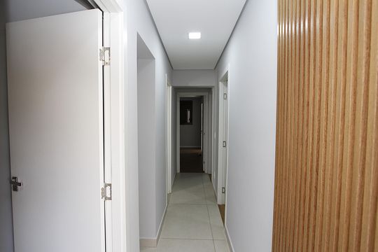 Corredor de apartamento à venda com 3 quartos, 105m² em Santa Lúcia, Belo Horizonte