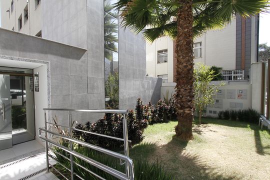 Entrada de apartamento à venda com 3 quartos, 105m² em Santa Lúcia, Belo Horizonte