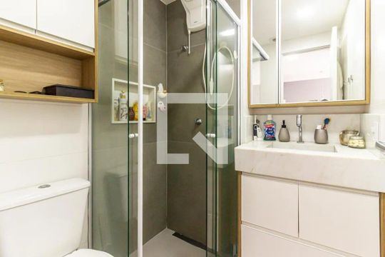 Banheiro de apartamento para alugar com 1 quarto, 26m² em Vila Buarque, São Paulo