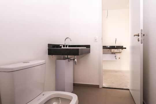 Banheiro de kitnet/studio à venda com 1 quarto, 31m² em Vila Mariana, São Paulo