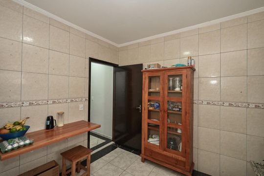 Cozinha de casa à venda com 2 quartos, 74m² em Jardim Monte Alegre, Taboão da Serra