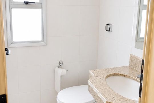 Banheiro de apartamento para alugar com 3 quartos, 80m² em Ipiranga, Belo Horizonte