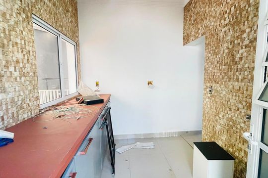 Área de Serviço de casa de condomínio para alugar com 4 quartos, 350m² em Jardim Santa Rita (km 25), Embu das Artes