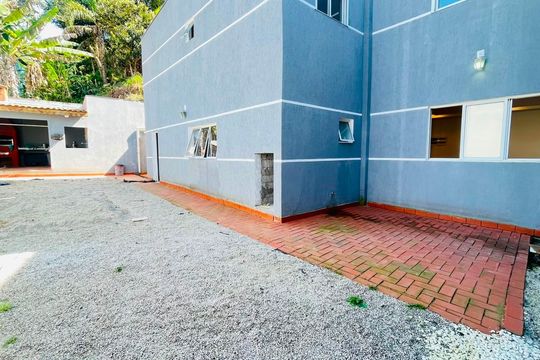 Quintal de casa de condomínio para alugar com 4 quartos, 350m² em Jardim Santa Rita (km 25), Embu das Artes