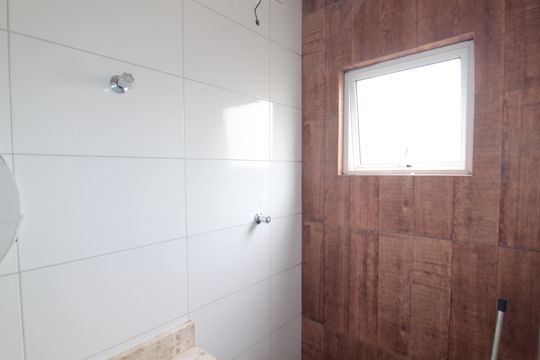 Banheiro de apartamento para alugar com 1 quarto, 30m² em Vila Nova Cachoeirinha, São Paulo