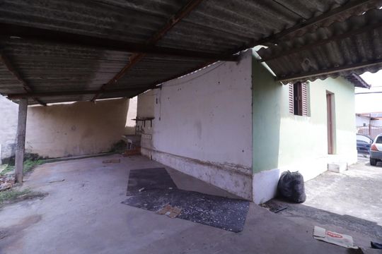 Área externa de casa à venda com 2 quartos, 75m² em Jardim Santa Terezinha, Campinas