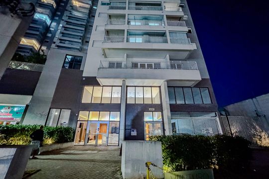 Fachada com Plaquinha de apartamento para alugar com 1 quarto, 32m² em Penha de França, São Paulo