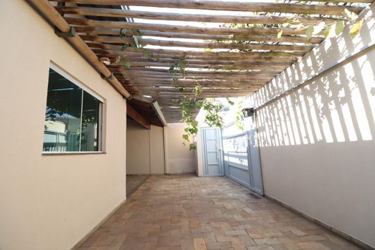 Jardim - Parreira de casa para alugar com 4 quartos, 166m² em Maravilha, Uberlândia