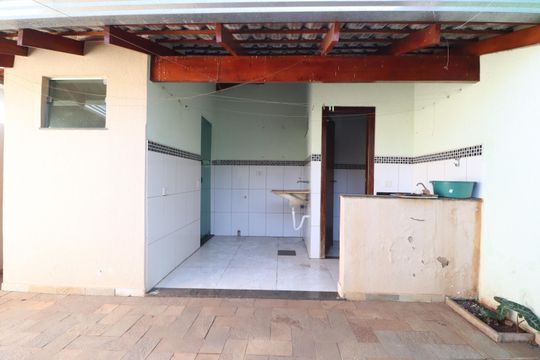 Área de Serviço de casa para alugar com 4 quartos, 166m² em Maravilha, Uberlândia