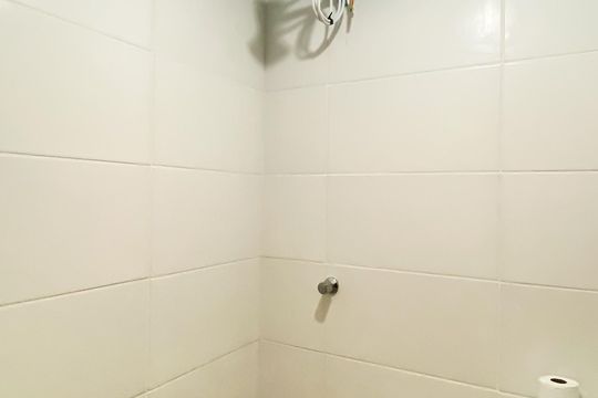 Banheiro  de apartamento à venda com 2 quartos, 40m² em Parque Paineiras, São Paulo